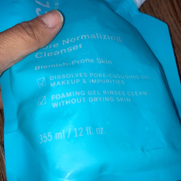 Paula's Choice Pore Normalizing Cleanser pouch - Picture 2 of 3